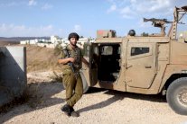 قوة إسرائيلية تتخط السياج التقني جنوب لبنان	