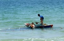 حماس تصف الحكم على صيادين فلسطينيين في مصر بانه