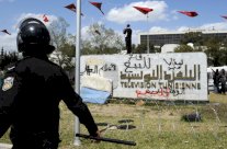 بلدة المكناسي التونسية تشهد حالة من التوتر الأمني