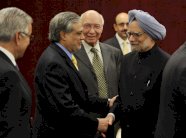 الهند وباكستان تتعهدان بخفض العنف في كشمير