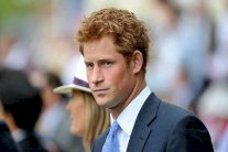 الأمير هاري يتحدى الصلع المبكر بالإكثار من تناول الأسبرغس