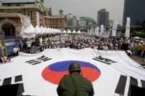 رئيس وزراء اليابان: لا قمة مع الصين وكوريا الجنوبية