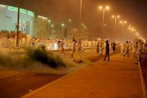  قتيل في اشتباكات بين متظاهرين من جماعة الاخوان والاهالي في الاسكندرية 