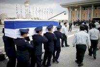 بدء مراسم التشييع الرسمية لارييل شارون