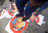 ضاحي خلفان مغردًا: شارون قائد غبي أباد الأبرياء !