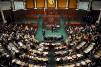 برلمان تونس يستأنف جلسات المصادقة على الدستور في اجواء متشنجة