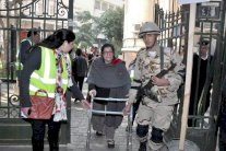 الشباب المصري قاطع الاستفتاء إحتجاجًا على سرقة العسكر لثورته