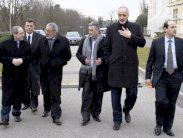 النظام السوري سمح للنساء والأطفال بمغادرة وسط حمص المحاصر