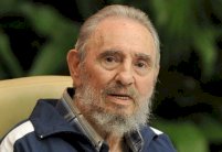 فيدل كاسترو يتناول طعام الغداء مع رئيسة الارجنتين