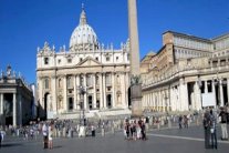 انفجار قنبلة يدوية قرب كنيسة فرنسية في روما عشية زيارة هولاند للفاتيكان