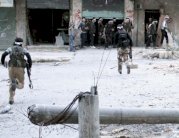 مقاتلو المعارضة السورية في حلب مهددون بحصار كامل