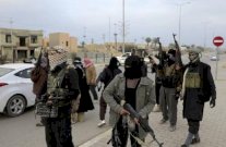 تنظيم داعش يسيطر على عدة مناطق وسط قضاء هيت في الانبار