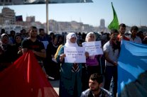 المقاتلون الأكراد يحاولون صد الهجوم على كوباني