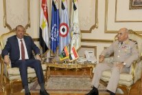 مصر تتولى إعادة بناء الجيش الليبي لمواجهة 