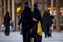 2014.. المرأة السعودية تراجع 