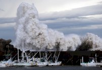 الاعصار فونغفونغ يقترب من الجزر الرئيسية في اليابان