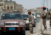 مقتل عشرة جنود يمنيين بهجوم نسب للقاعدة في حضرموت