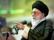 خامنئي: الحرب ضد داعش إثارة للفتنة بين المسلمين 