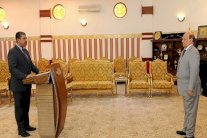 تكليف خالد بحاح بتشكيل حكومة يمنية جديدة 