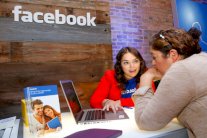آبل وفايسبوك تريدان موظفاتهما عاقرات لقاء 20 ألف دولار