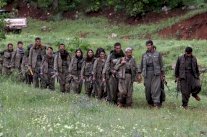 مصير مقاتل كردي في كوباني يرعب والديه في تركيا