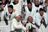 البابا فرنسيس يعلن تطويب البابا بولس السادس في الفاتيكان