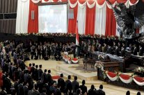 تنصيب جوكو ويدودو رئيسا في اندونيسيا لمواجهة مصاعب جمة