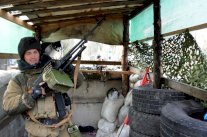 اوكرانيا تنفي اتهامات باستخدام قنابل عنقودية وتواصل الاستعداد للانتخابات