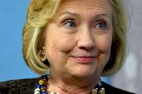 كلينتون تشارك في مهرجان دعما لسناتور ديموقراطي