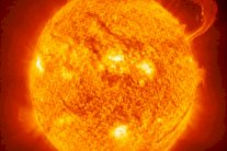 فلكيون يكتشفون أول أثر مباشر للمادة الداكنة