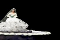  تظاهرت بالسرطان لتجمع المال لحفل زفافها