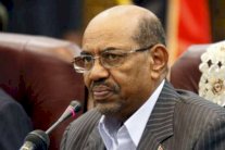 الحزب الحاكم في السودان يسمي البشير مرشحا محتملا للانتخابات الرئاسية