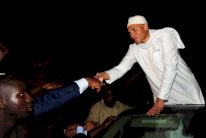 محاكمة كريم واد مستمرة: حرب جبابرة في المحكمة