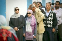 التونسيون ينتخبون برلمانهم وشباب الثورة خارج المعادلة