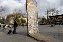 برلين تحيي ذكرى مرور 25 عاما على سقوط الجدار