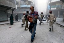 براميل الأسد المتفجرة تقتل 12 مدنيًا في حلب