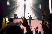 المخدرات الرقمية وهم يكرِّس رقابة ذاتية على الانترنت