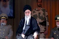 أوباما يراسل خامنئي سرًّا: عدونا واحد فلنتعاون لقهره