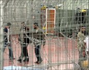 معتقل فلسطيني مضرب عن الطعام منذ 44 يومًا في السجون الإسرائيلية