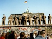 سقوط جدار برلين من البهجة إلى خيبة الامل لدى فريق غورباتشيوف