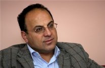 مؤسسة حقوقية: السلطة الفلسطينية تعتقل نقيب الموظفين العموميين ونائبه