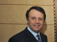 أحد أصهار بن علي يعلن عودته الى تونس 