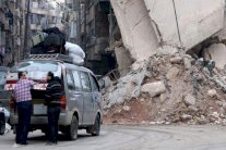 طريق خوف طويل يربط حلب النظام بحلب المعارضة