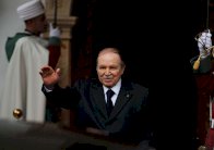  بوتفليقة يدعو الى 