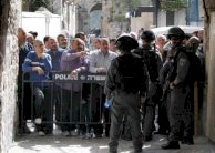 اسرائيل تسحب اقامة فلسطيني ادين بمساعدة منفذ هجوم عام 2001