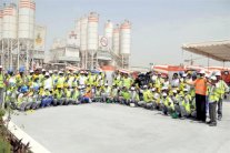 العمال في أبوظبي: طعامنا رائع وظروف المعيشة مناسبة