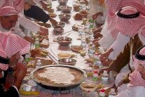 حفلات العزاء... ظاهرة اجتماعية باذخة تثير جدلًا في السعودية