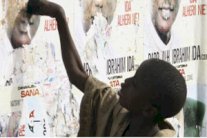 أزمة سياسية وأمنية واقتصادية تطغى على حملة نيجيريا الانتخابية 