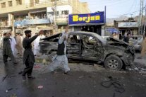  مقتل شخص وإصابة ثلاثة بانفجارين في مدينة بيشاور الباكستانية