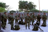 الجيش الكولومبي يعلق عملياته العسكرية للسماح بالافراج عن جنديين